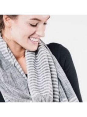 Bloom and Give Gray White Turquoise Cotton Haiku Scarf NWT